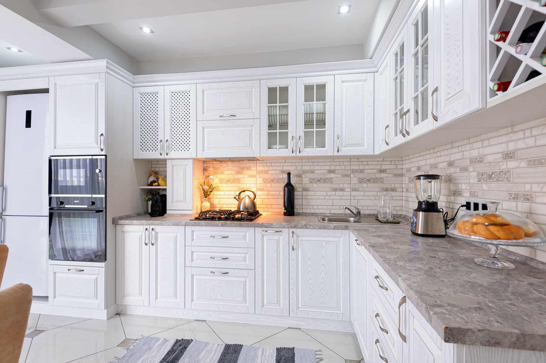 What Grit Sandpaper for Cabinets